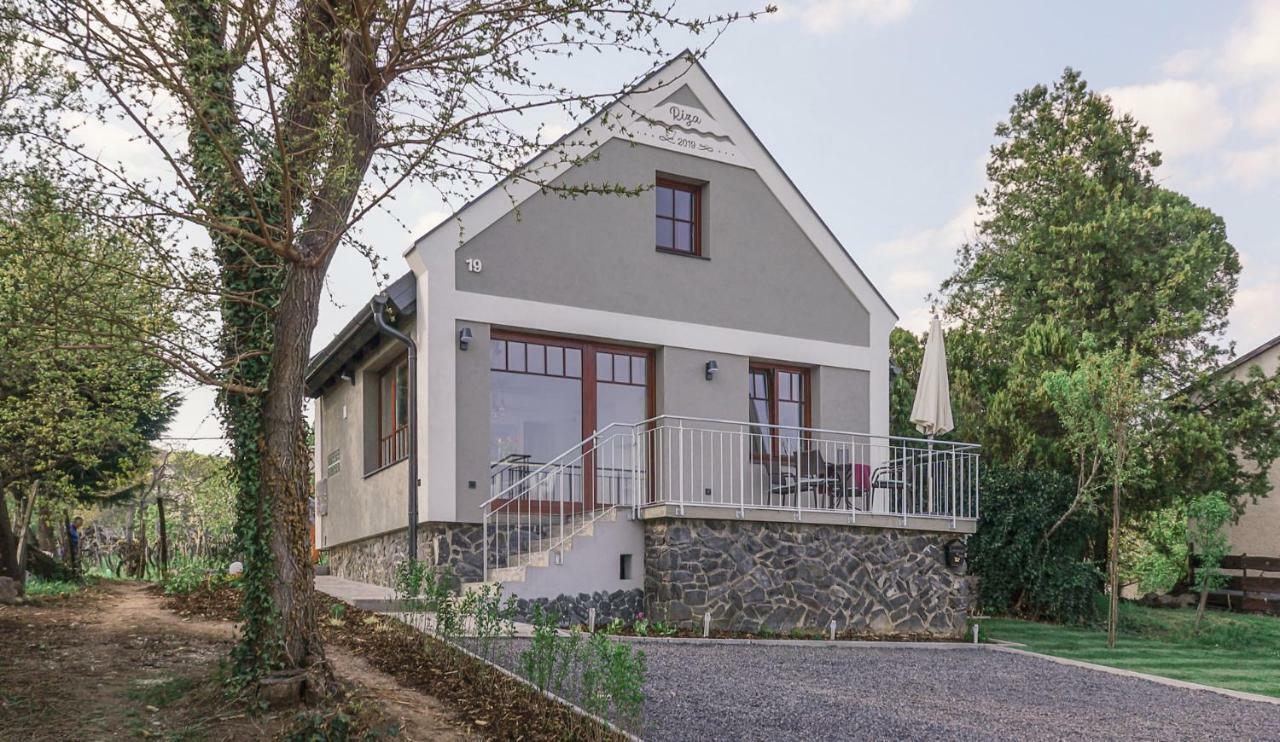 Riza Villa Бадачоньтомай Экстерьер фото